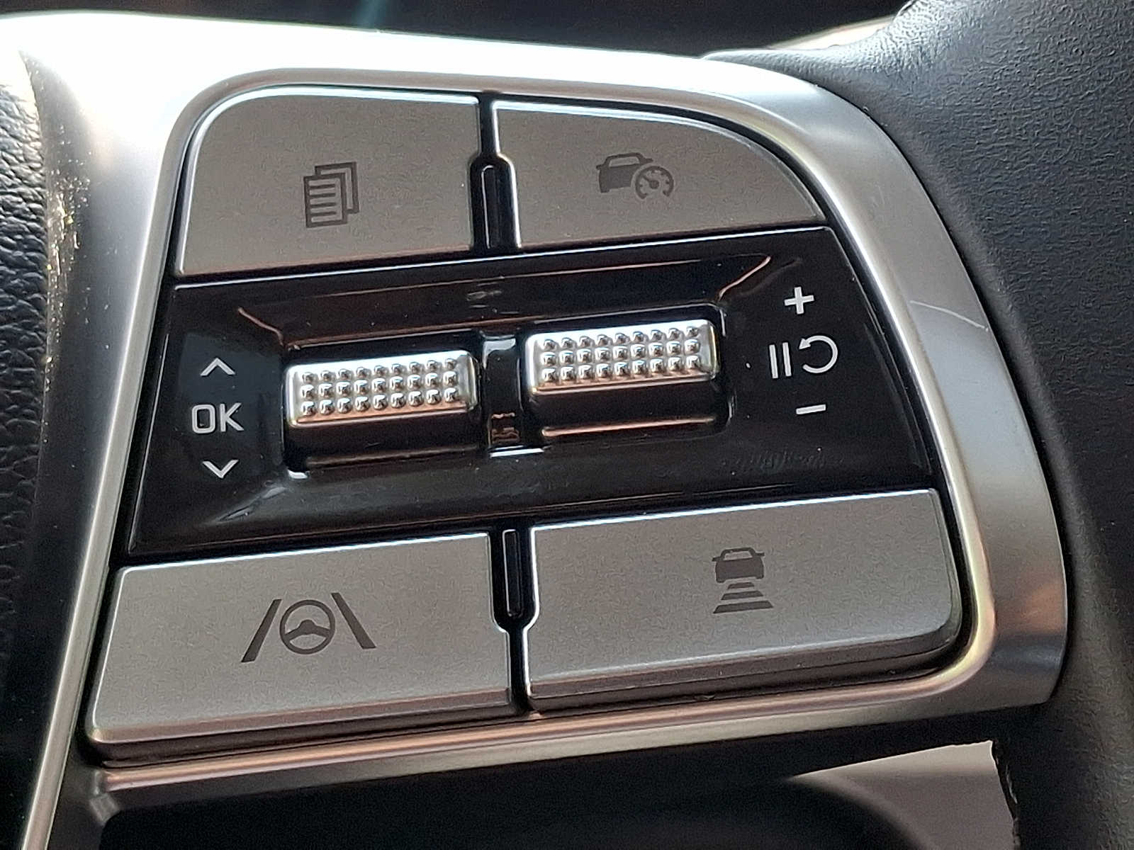 2024 Kia Telluride EX - Photo 23