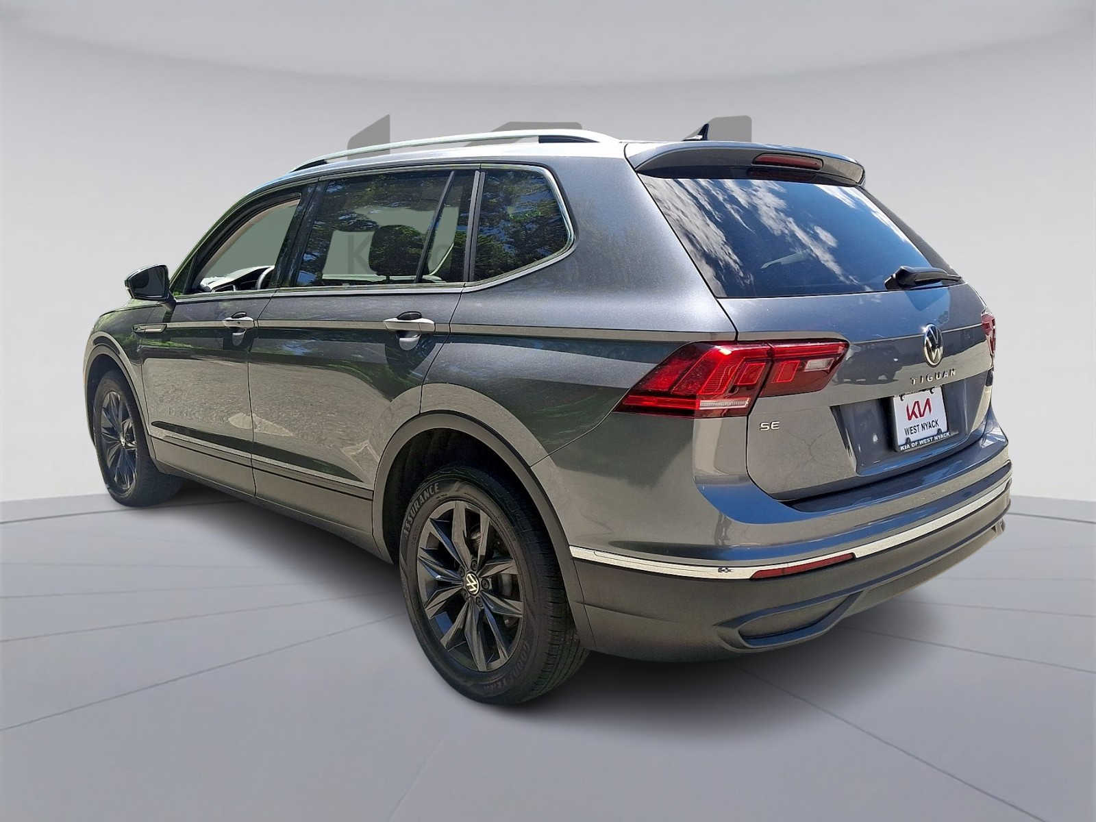 2024 Volkswagen Tiguan SE - Photo 4