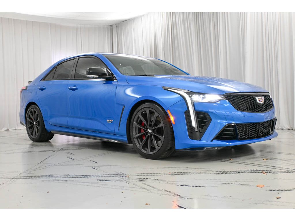 2024 Cadillac CT4 photo 2