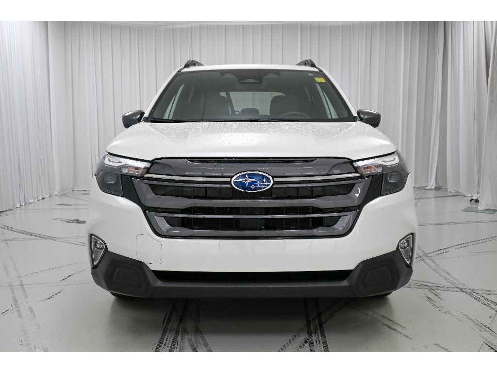2025 Subaru Forester Premium photo 3