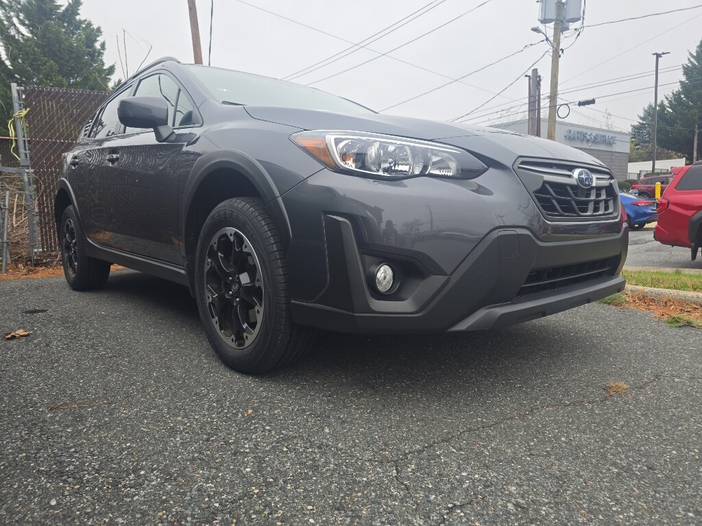 2023 Subaru Crosstrek Premium photo 2