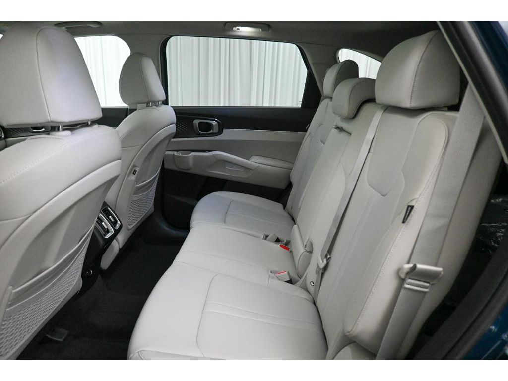 2026 Kia Sorento S - Photo 11