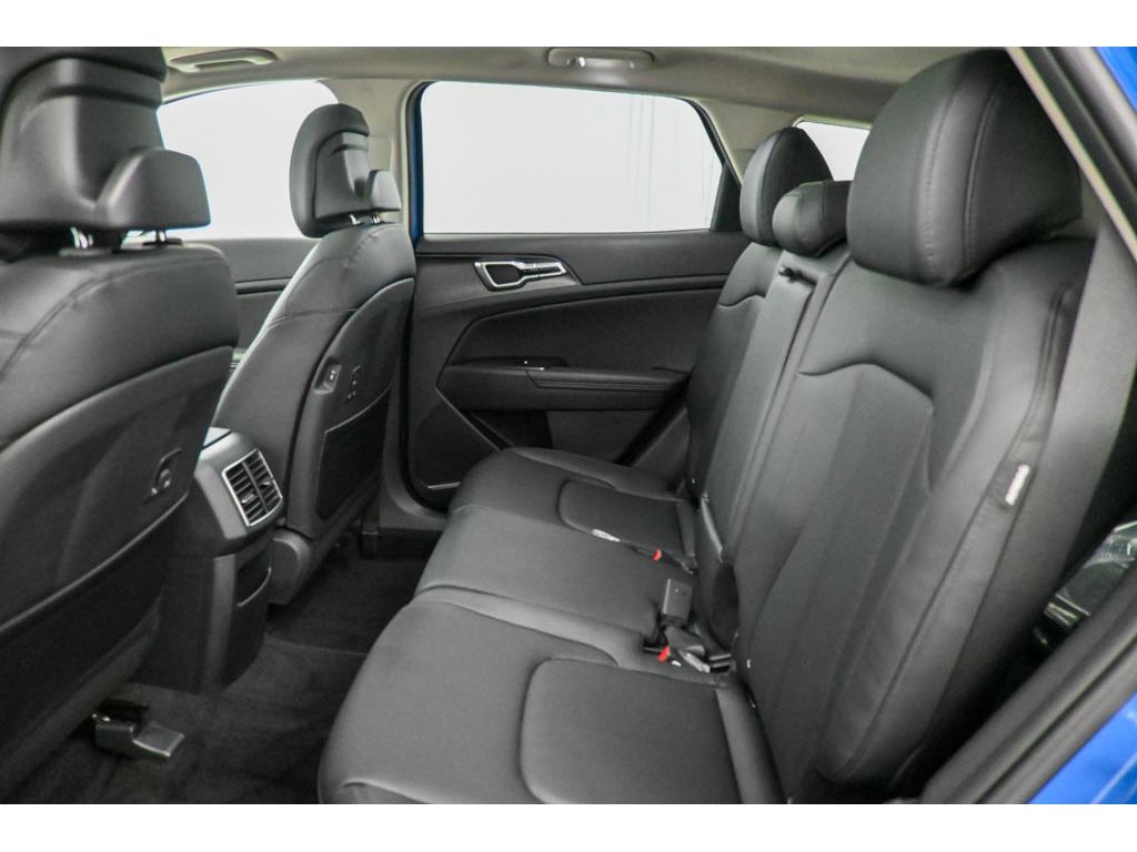2026 Kia Sportage EX - Photo 13