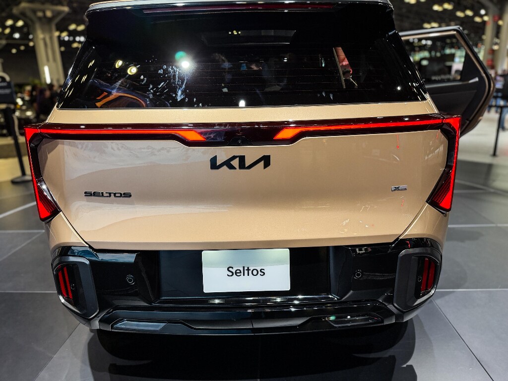 New 2027 Kia Seltos S AWD