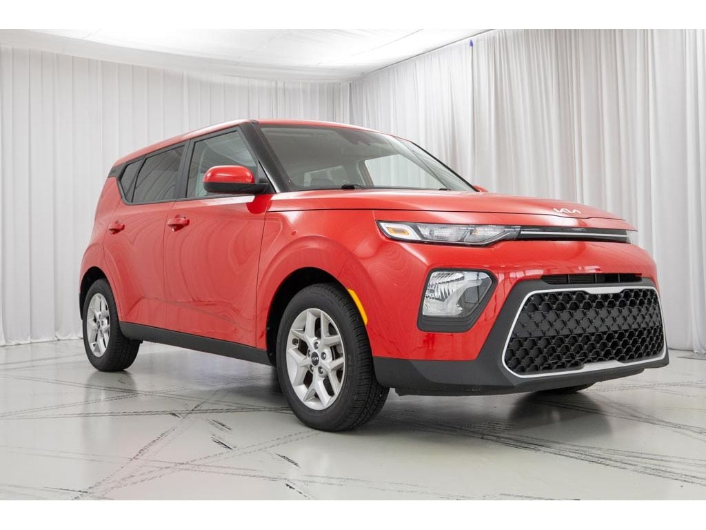 Used 2022 Kia Soul LX with VIN KNDJ23AUXN7154926 for sale in Wilmington, DE
