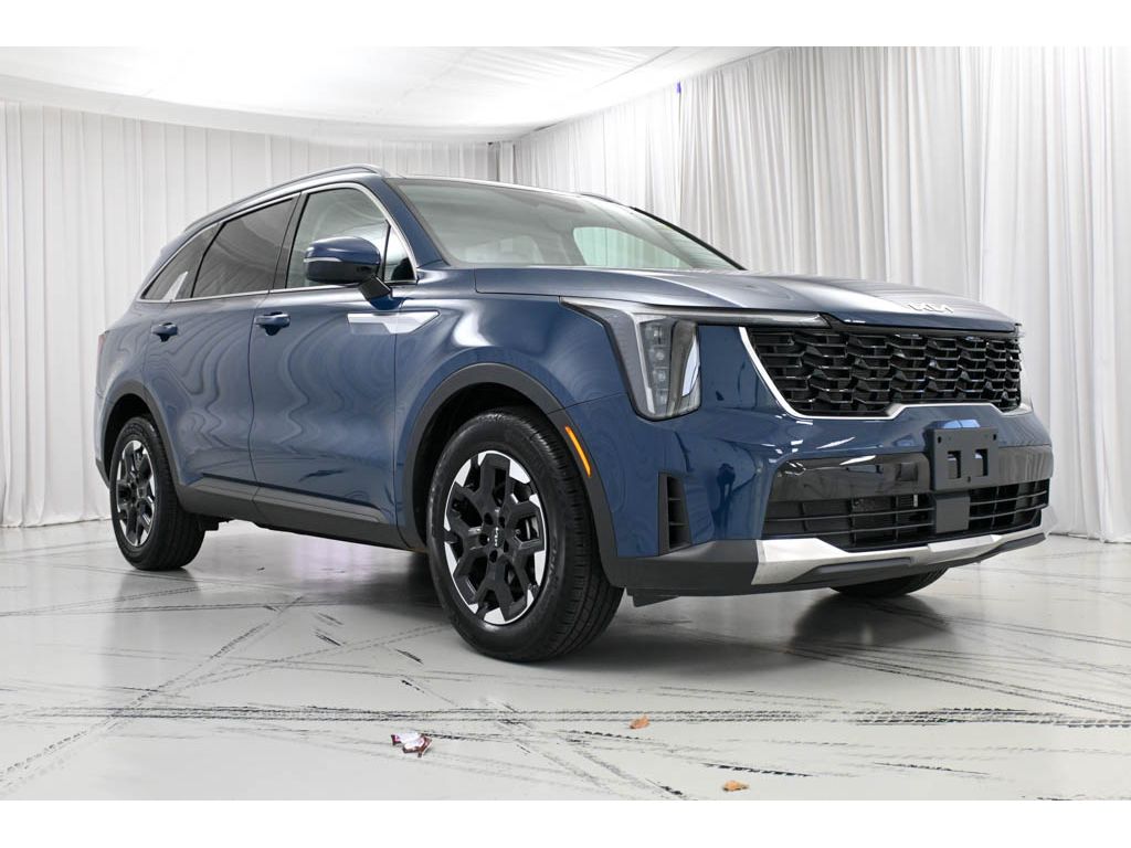 2025 Kia Sorento S photo 2