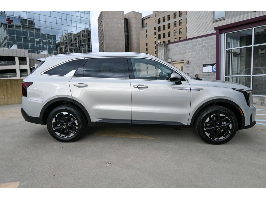 2026 Kia Sorento S - Photo 9