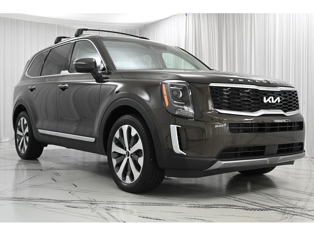 2022 Kia Telluride S photo 2