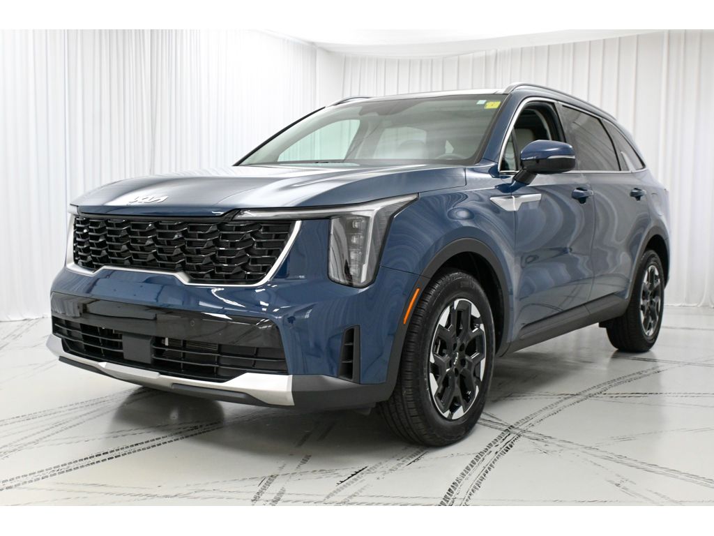 2025 Kia Sorento S photo 4