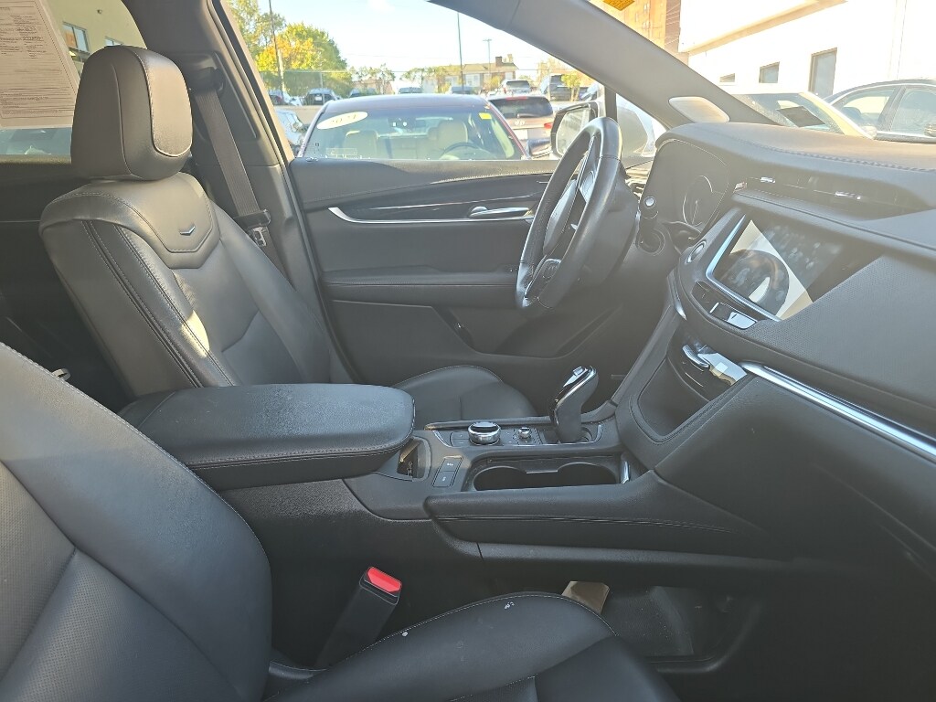 2023 Cadillac XT5 Premium Luxury photo 3