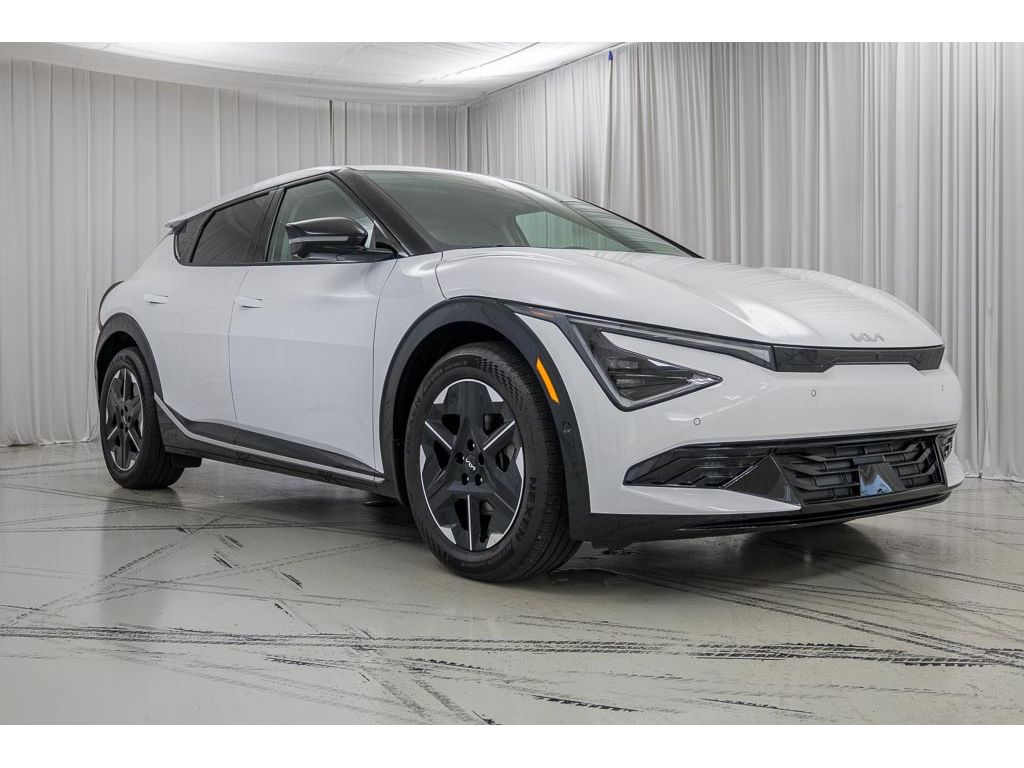 2025 Kia EV6 Wind photo 2