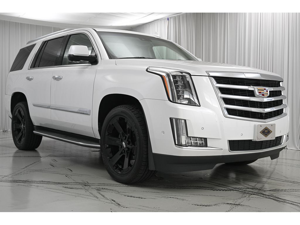 2018 Cadillac Escalade Luxury photo 2