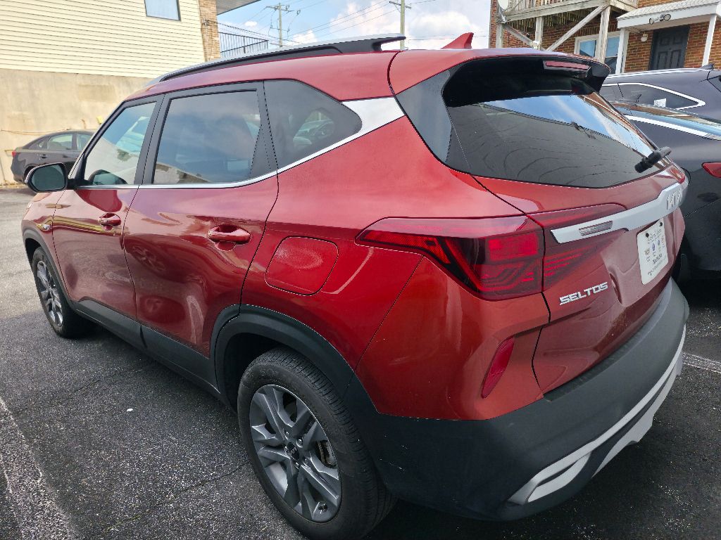 2023 Kia Seltos S photo 2