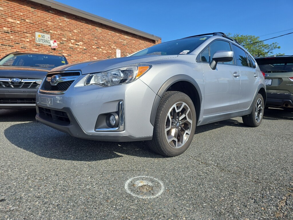 2017 Subaru Crosstrek 2.0i Premium photo 2