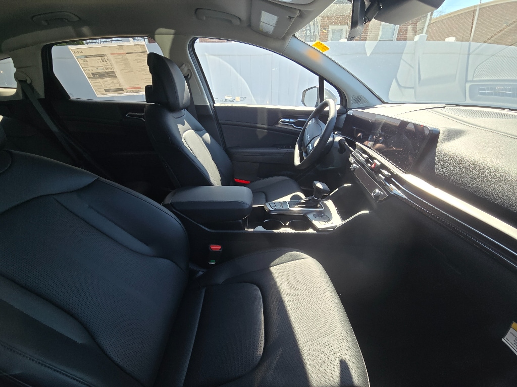 2026 Kia Sportage EX - Photo 11