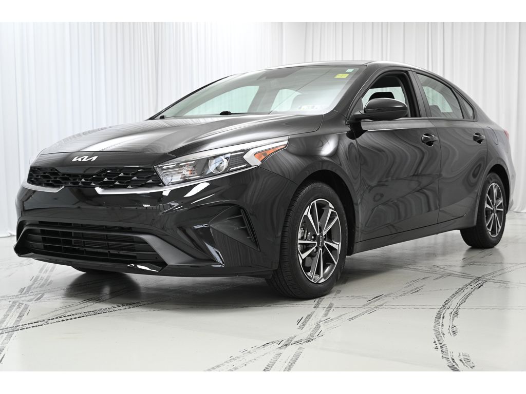 2022 Kia Forte LXS photo 4