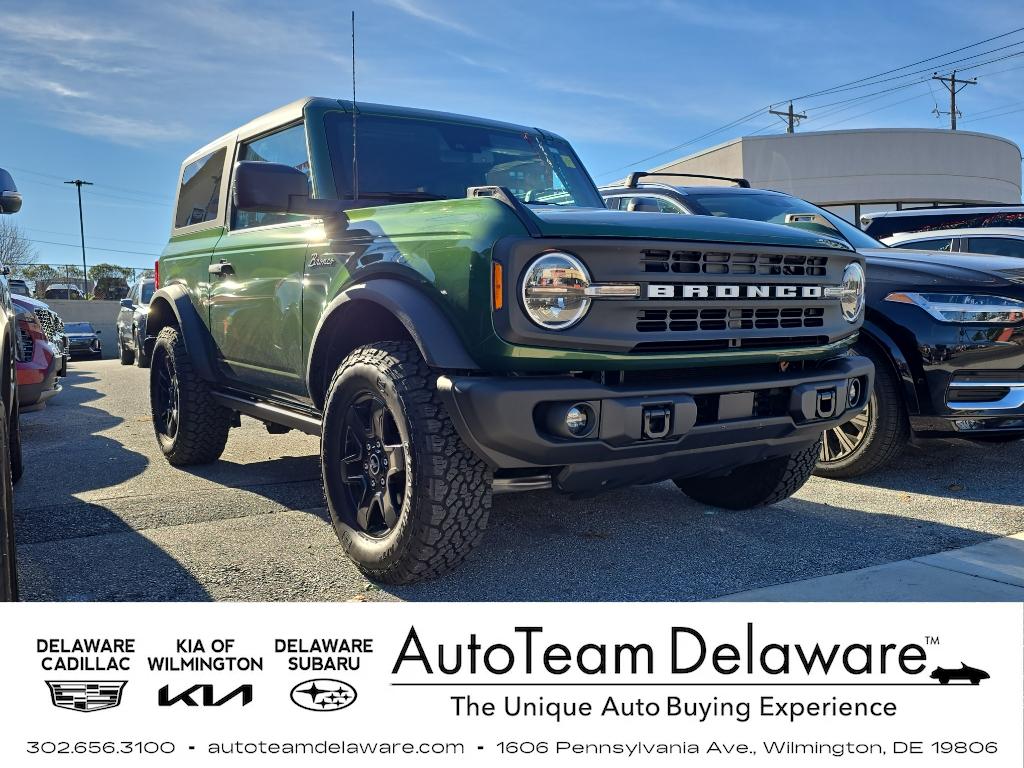 2024 Ford Bronco 2-Door Black Diamond's photo