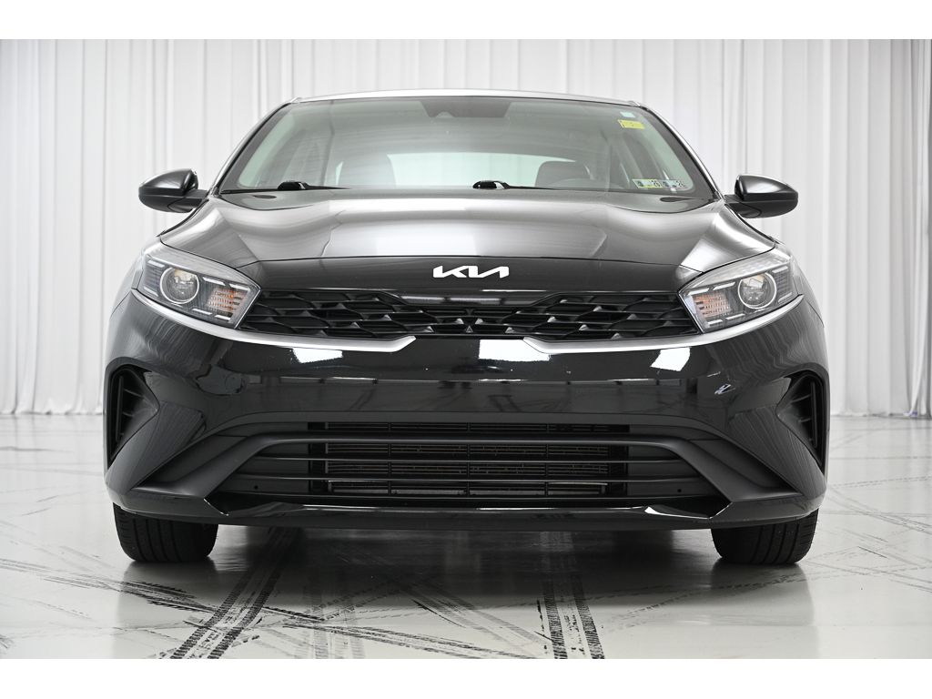 2022 Kia Forte LXS photo 3