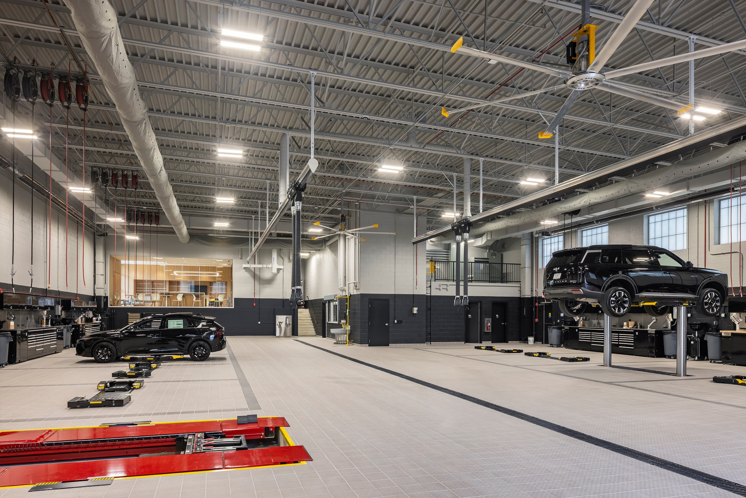 Kia-Service-3400-building_0686%20-%20SMALL.jpg