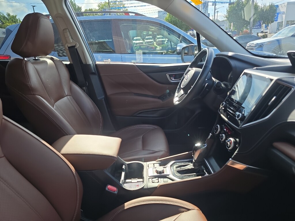 2020 Subaru Forester Touring photo 3