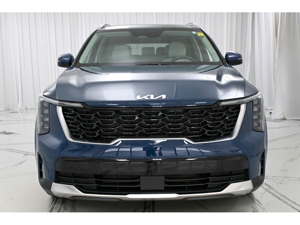 2025 Kia Sorento S photo 3