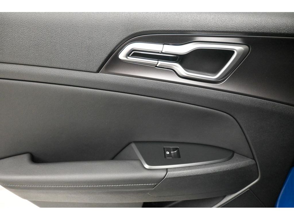 2026 Kia Sportage EX - Photo 11