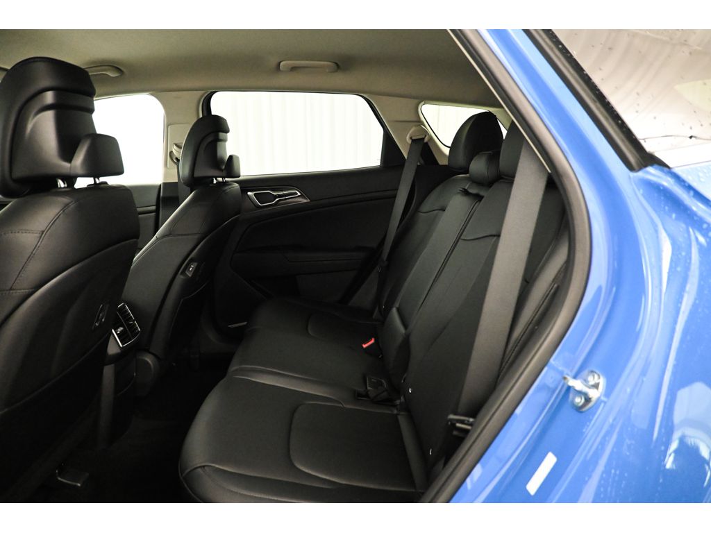 2026 Kia Sportage EX - Photo 12