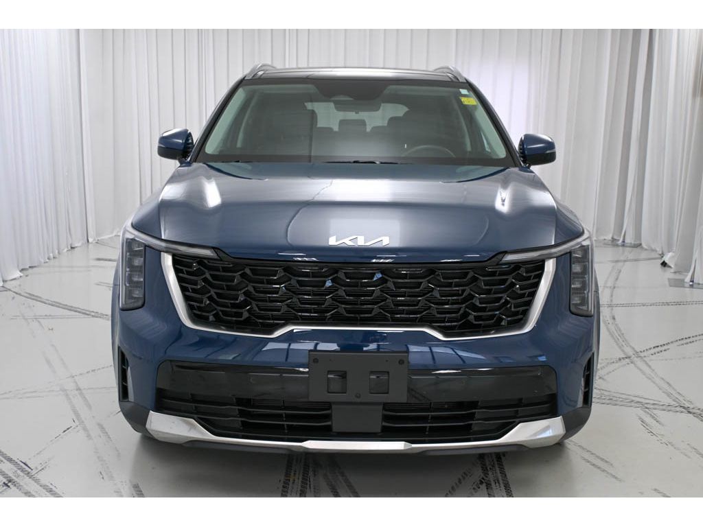 2025 Kia Sorento S photo 3
