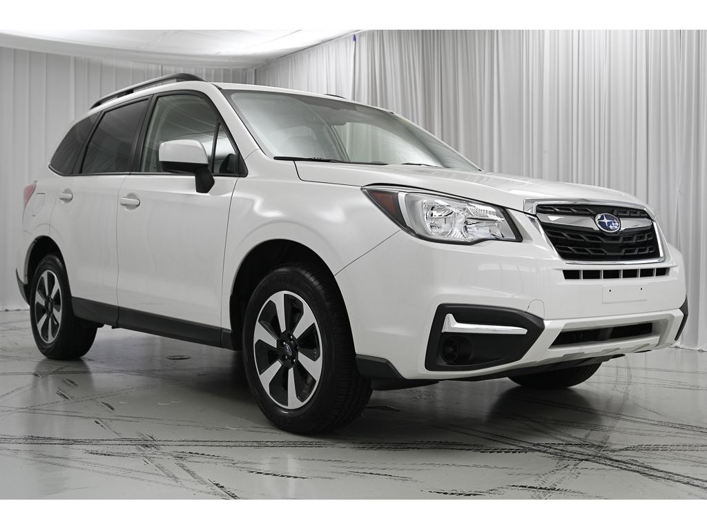 2018 Subaru Forester 2.5i Premium photo 2