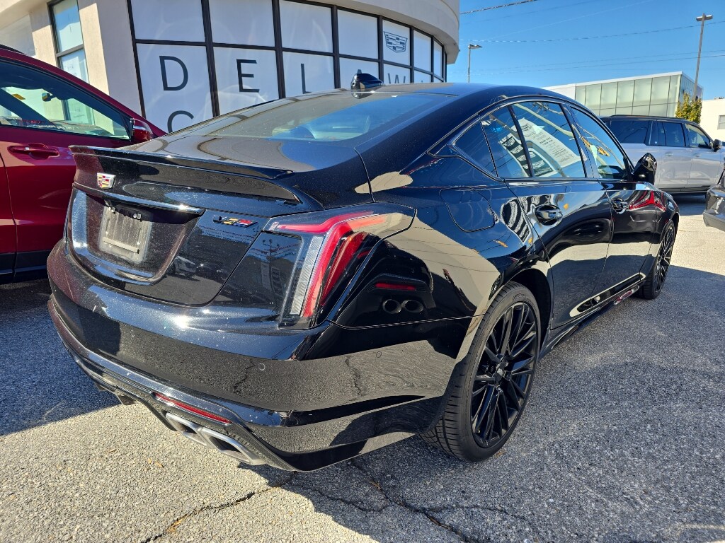 2023 Cadillac CT5 V photo 3