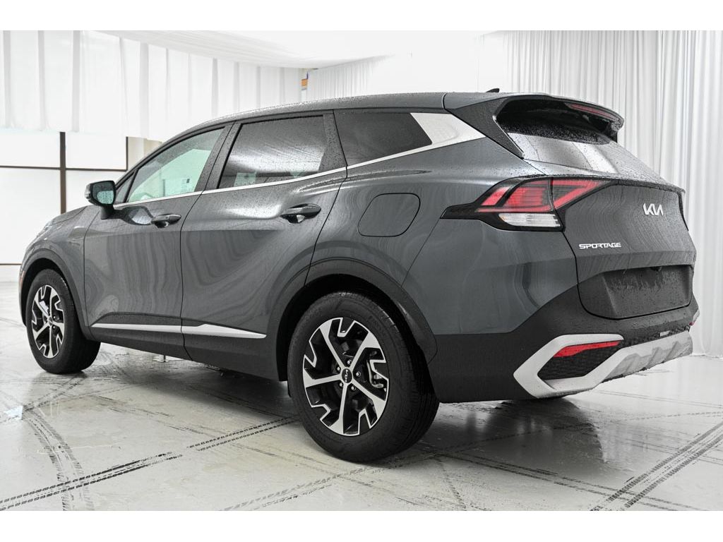 2025 Kia Sportage EX photo 4