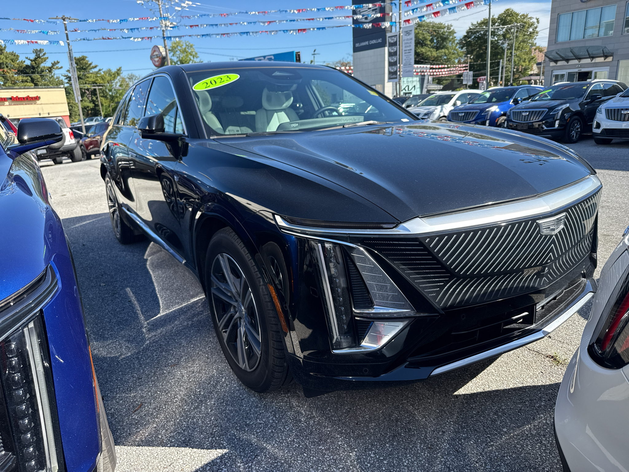 Used 2023 CADILLAC LYRIQ Luxury SUV