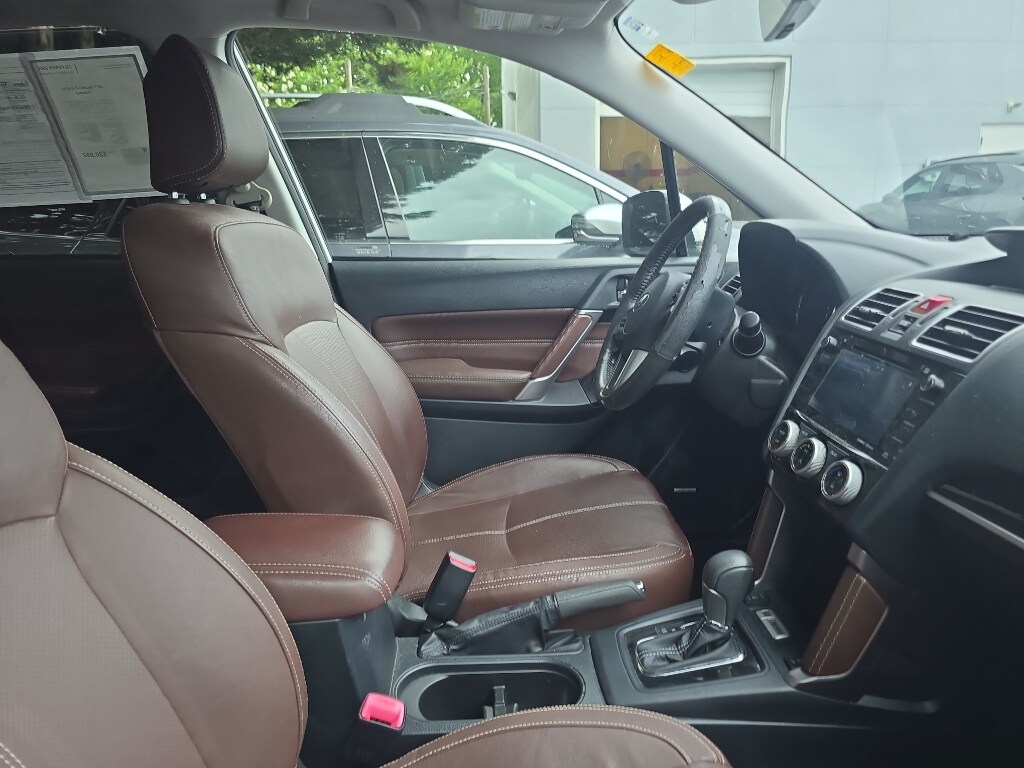 2017 Subaru Forester 2.5i Touring photo 3