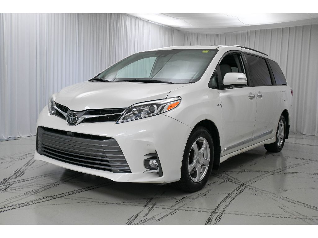 2019 Toyota Sienna Limited photo 4