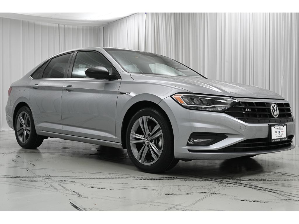 2021 Volkswagen Jetta R-Line photo 2