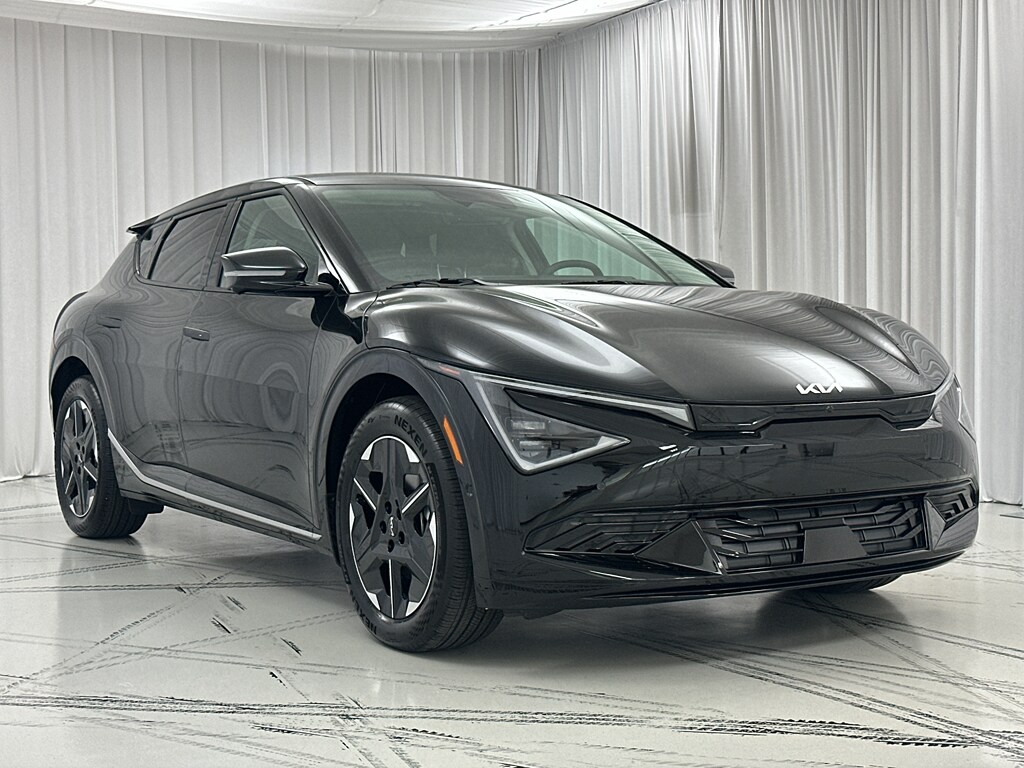 2025 Kia EV6 Wind photo 2