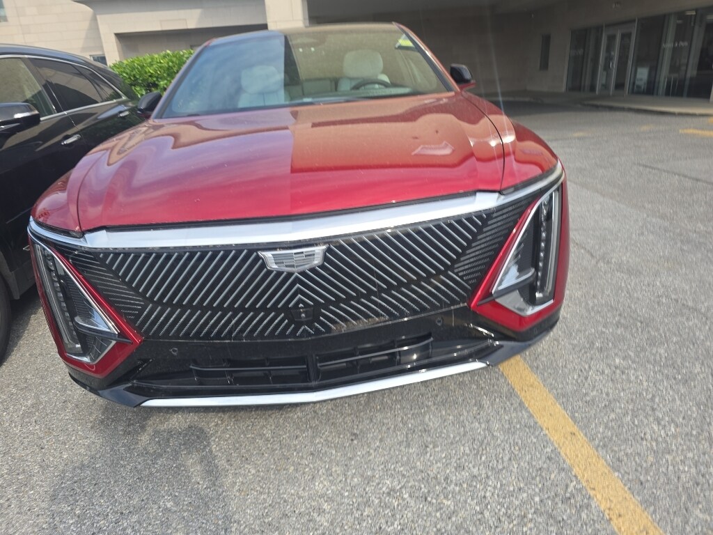 Used 2024 CADILLAC LYRIQ Luxury SUV