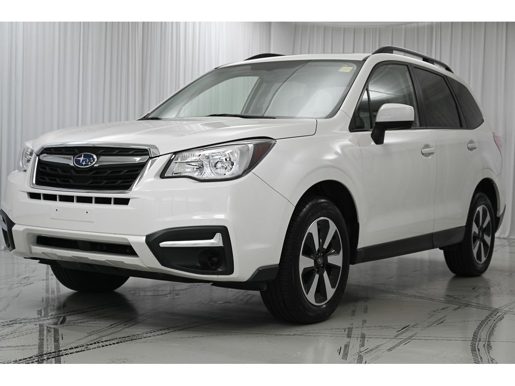 2018 Subaru Forester 2.5i Premium photo 4