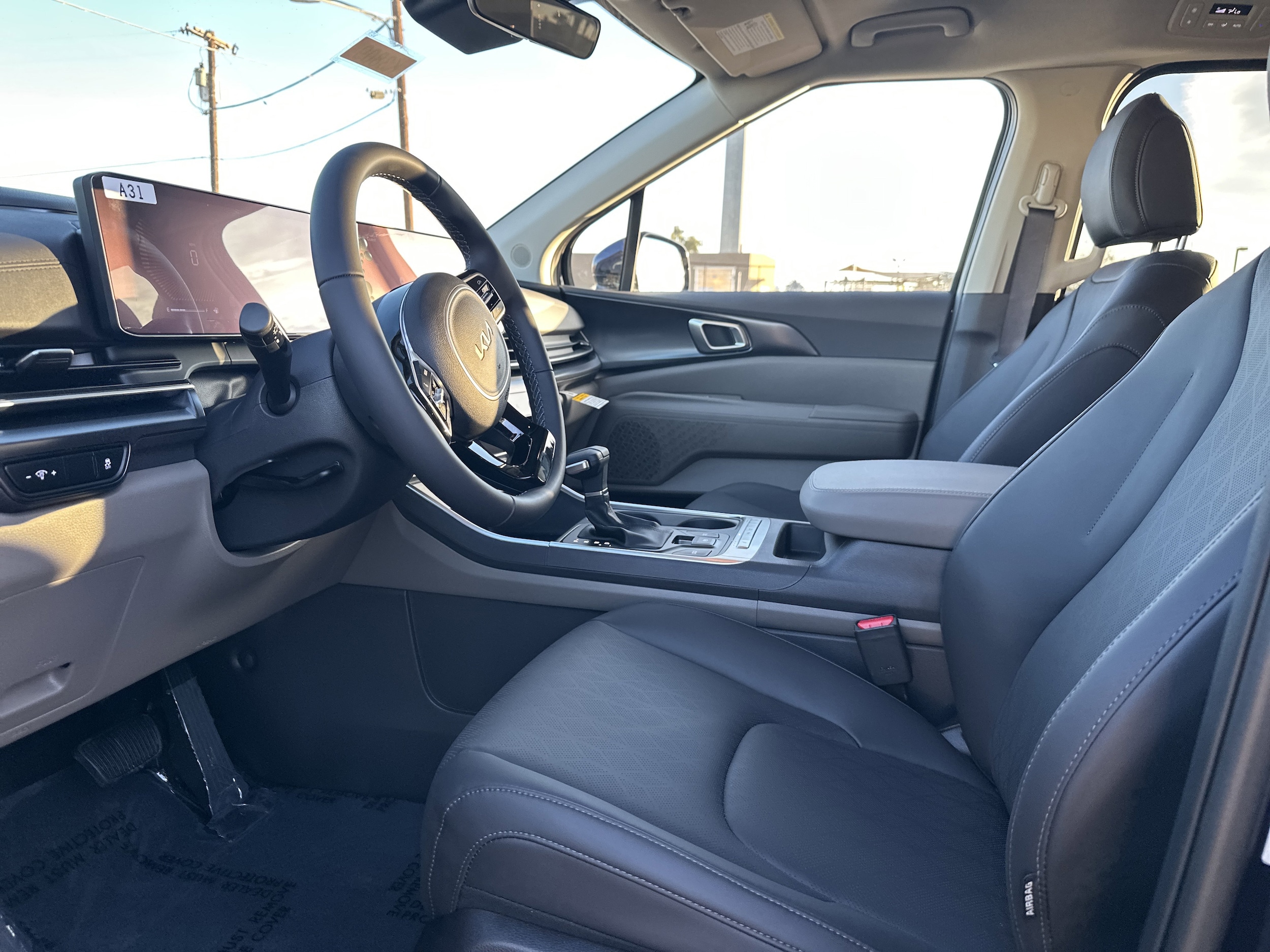 2026 Kia Carnival LXS's photo