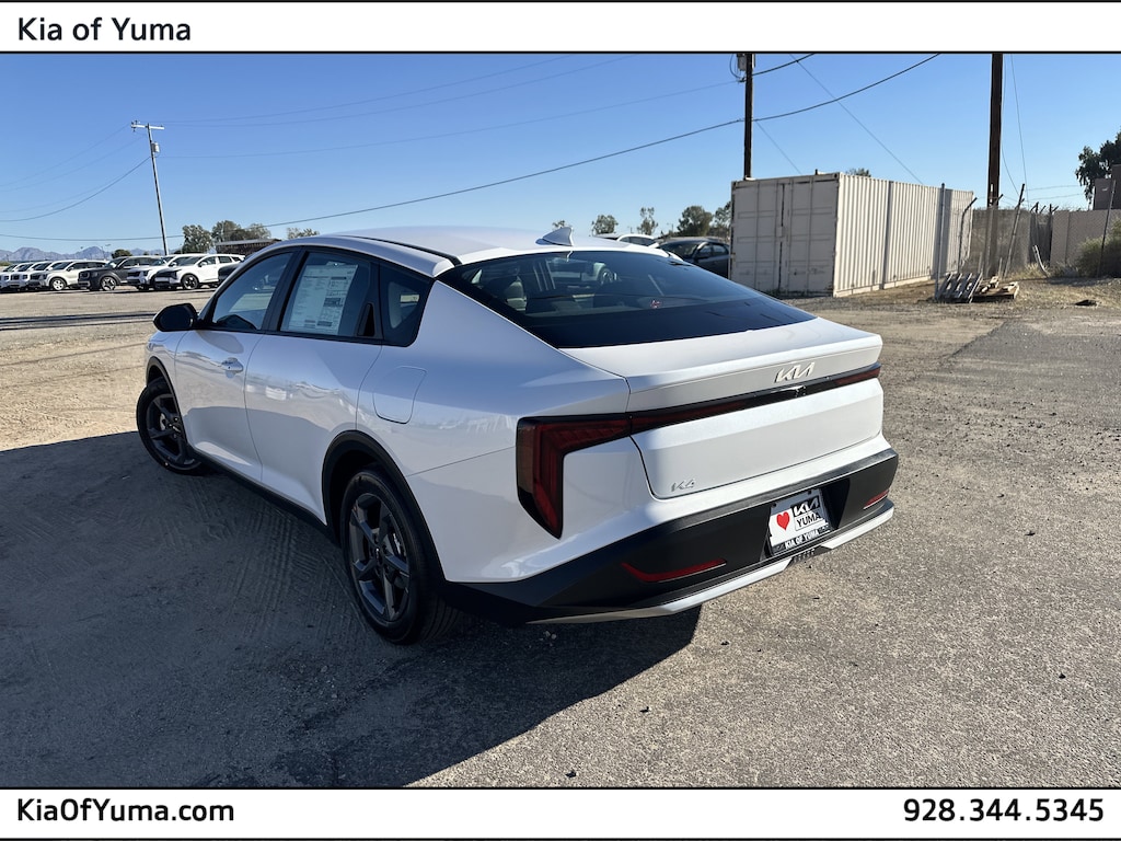 New 2025 Kia K4 LXS Sedan