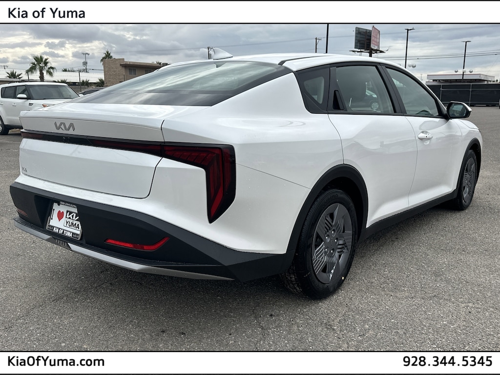 New 2025 Kia K4 LX Sedan