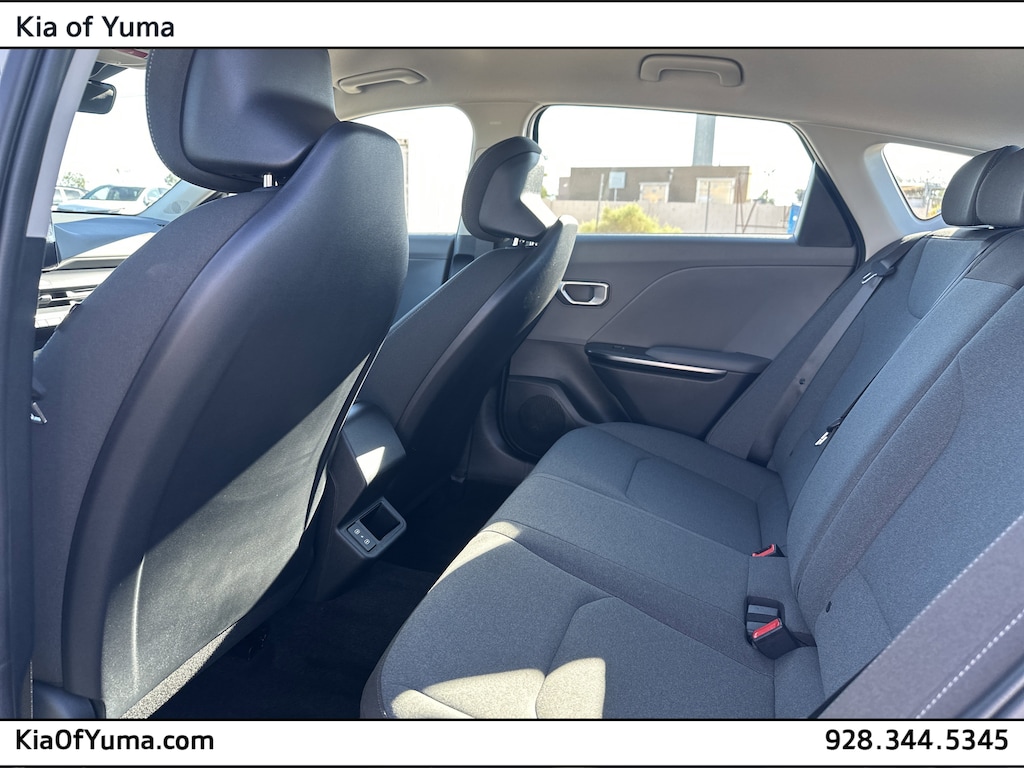 New 2025 Kia K4 LXS Sedan