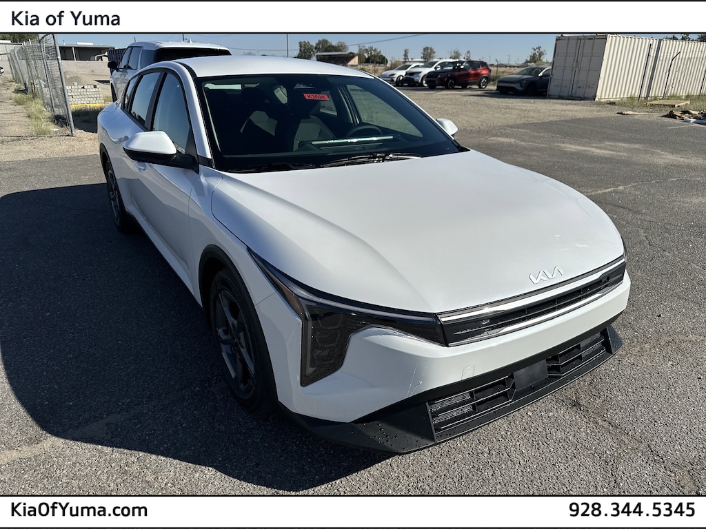 New 2025 Kia K4 LXS Sedan
