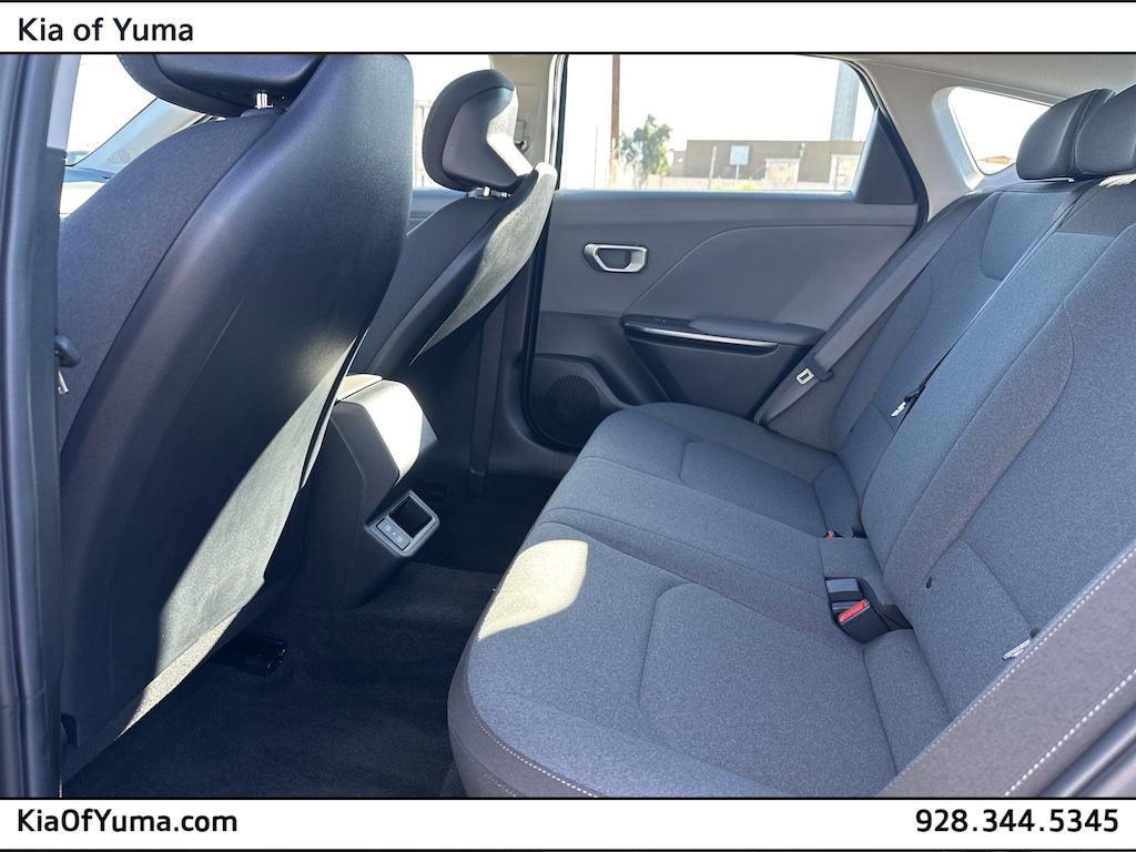 New 2025 Kia K4 LXS Sedan