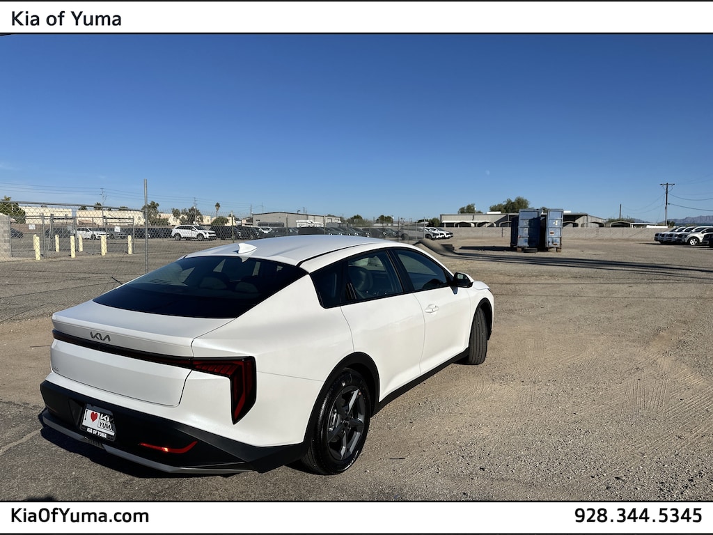 New 2025 Kia K4 LXS Sedan