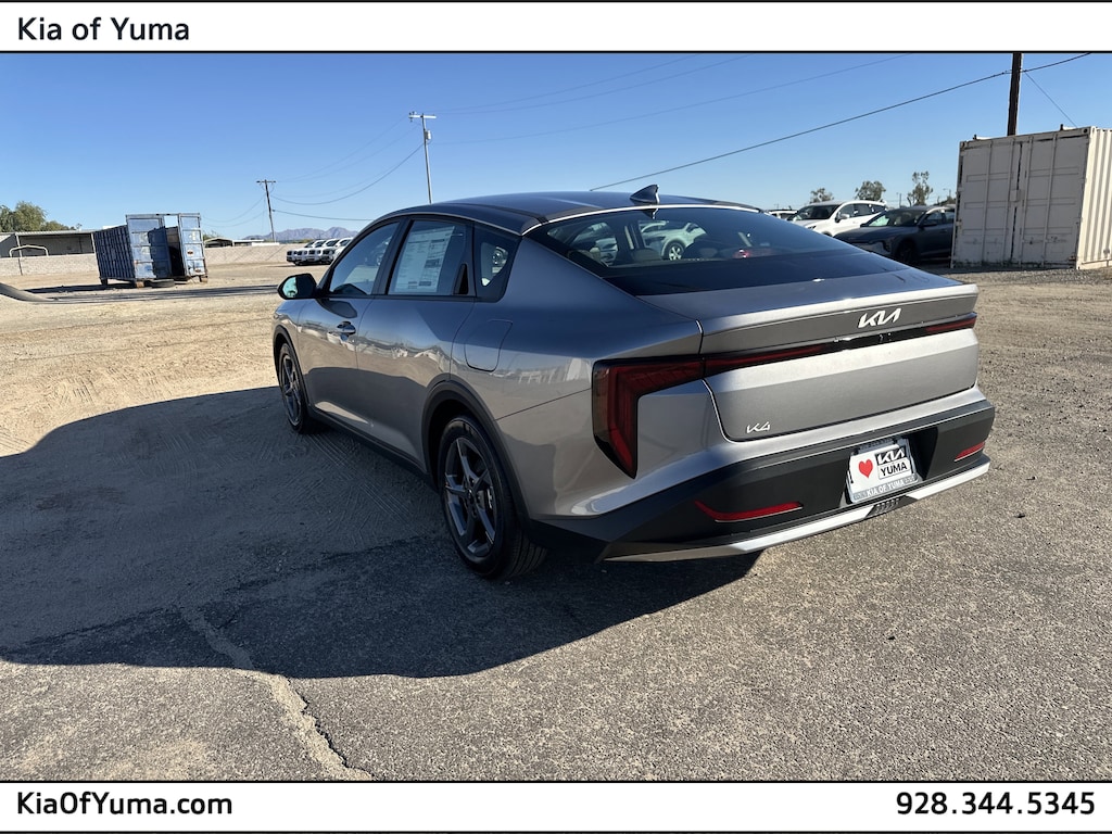 New 2025 Kia K4 LXS Sedan