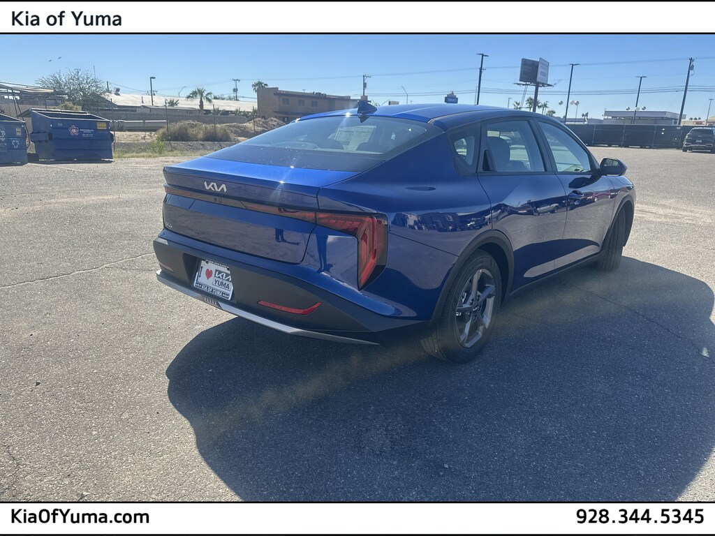 New 2025 Kia K4 LXS Sedan