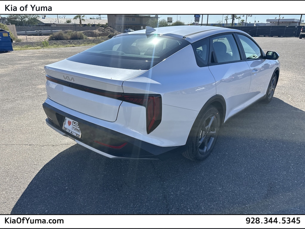 New 2025 Kia K4 LXS Sedan