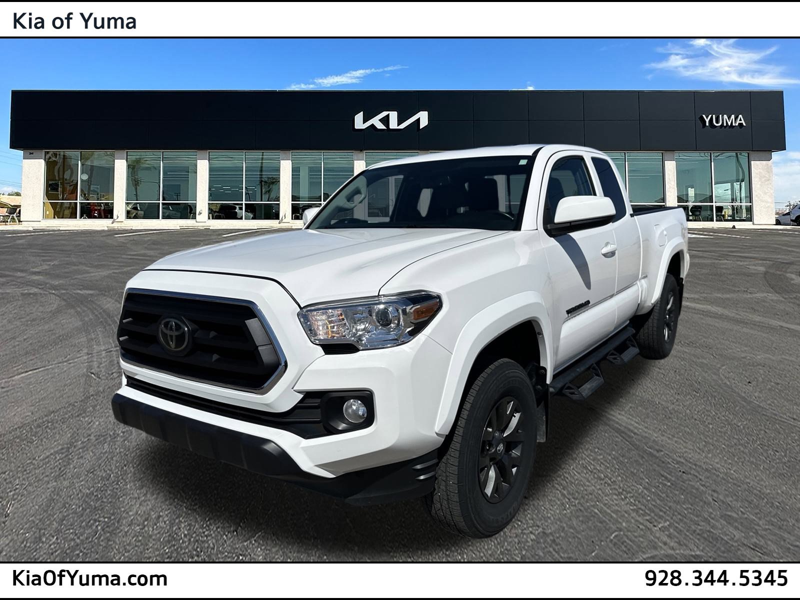 2022 Toyota Tacoma SR5's photo
