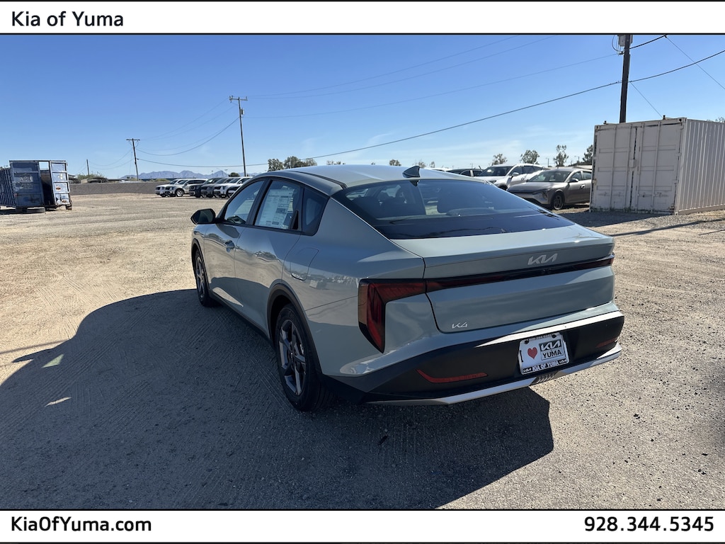 New 2025 Kia K4 LXS Sedan